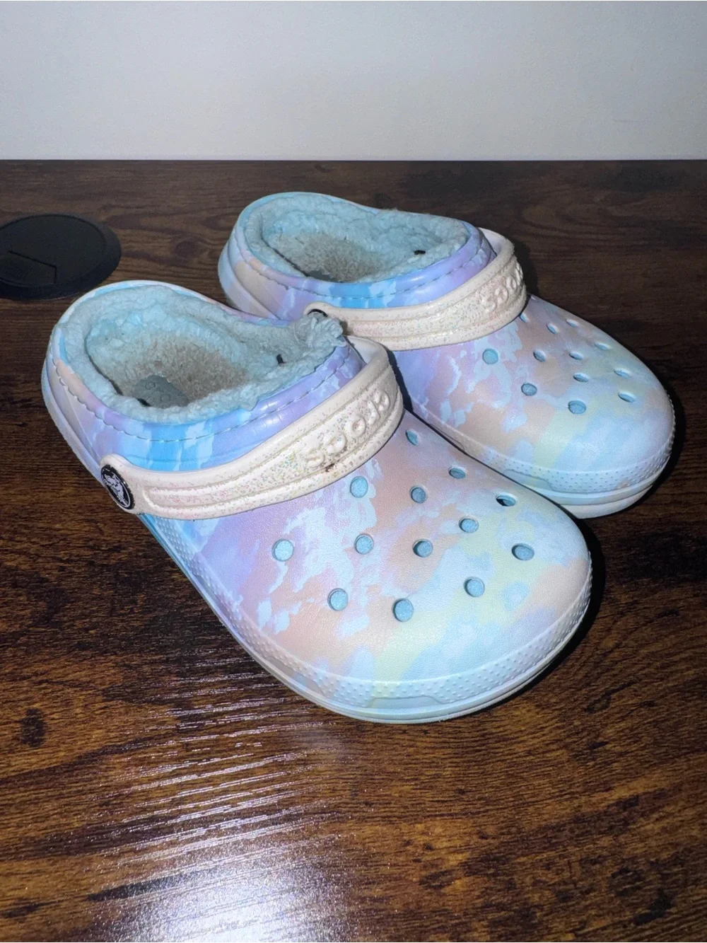 CROCS Kids Pastel Tie-Dye Fleece-Lined Clogs in Pink and Blue